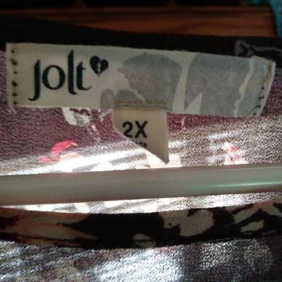 Plum blouse - Picture 3 of 3